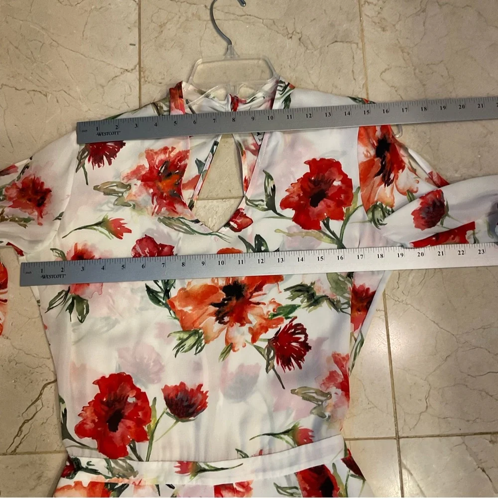 Haute Hippie silk floral romper shorts, long sleeves, v-neck.  Darling!  Size XS - Picture 14 of 16